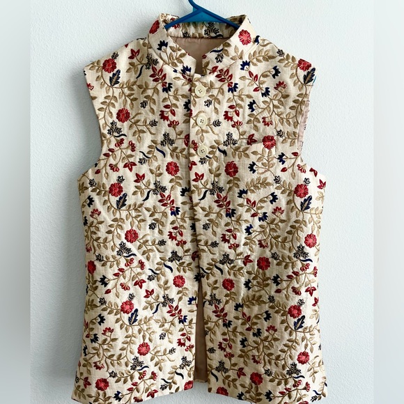 Men’s Beige Waistcoat Nehru Jacket ( with Maroon Pocket square) - Picture 2 of 6